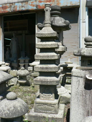 十三重層塔など層塔（国産） 石製品 庭用 石灯篭（とうろう）の製造 