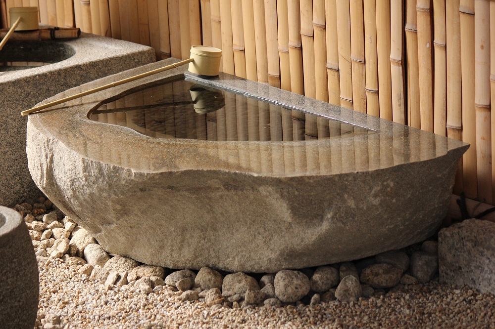水鉢　天然石　天端磨き
