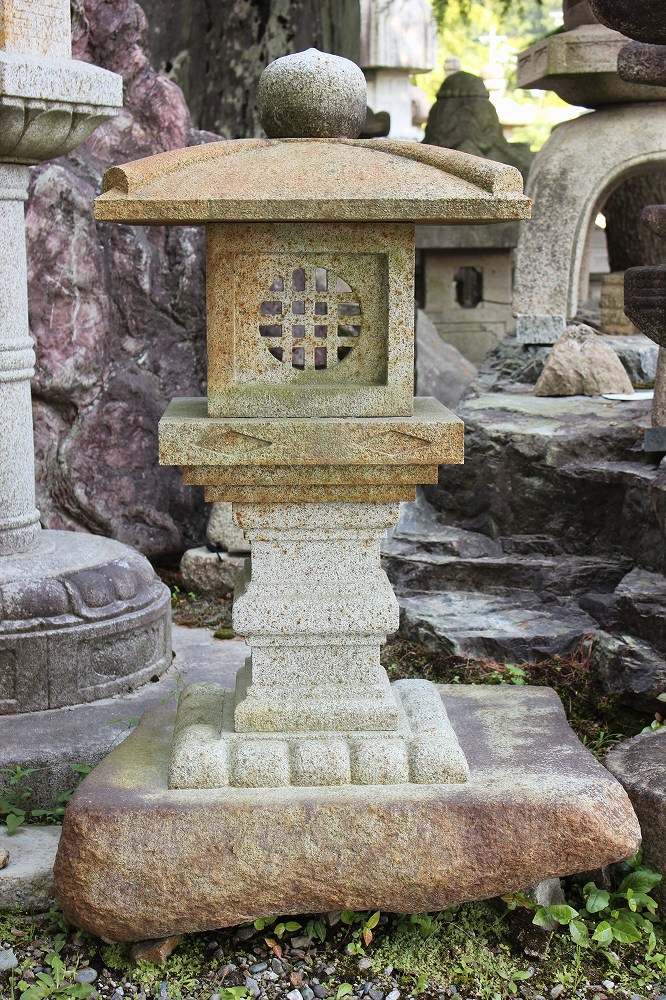 永徳寺　(本鞍馬石）