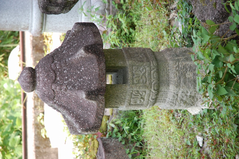 八角朝鮮塔の製品案内愛知県岡崎市の石灯篭・水鉢蹲など石材製品