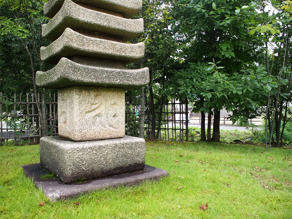 十三重層塔　12尺